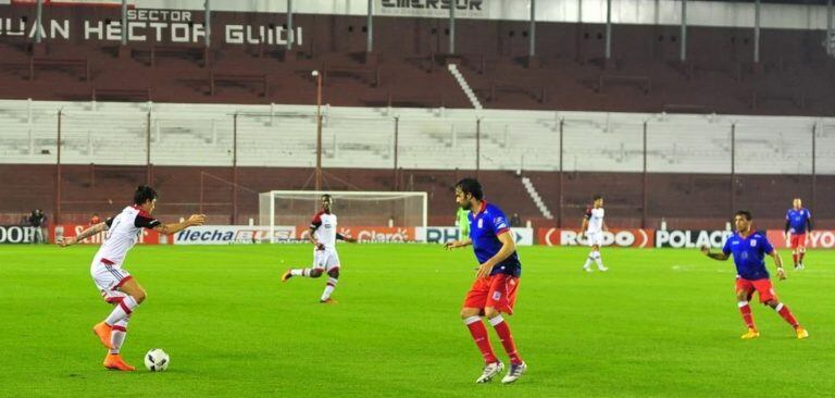 Deportivo Morón presentó un protocolo para que vuelva el fútbol de ascenso (Foto: Clarín)