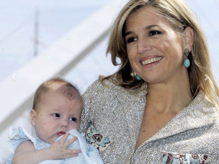 Máxima y su hija Alexia (Foto: AP)