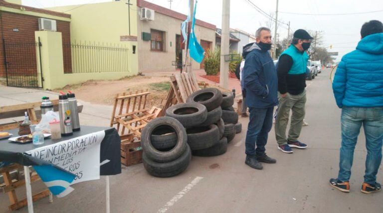 Si no tienen respuestas, prometen volver con la protesta el próximo lunes (Vía Santa Rosa)