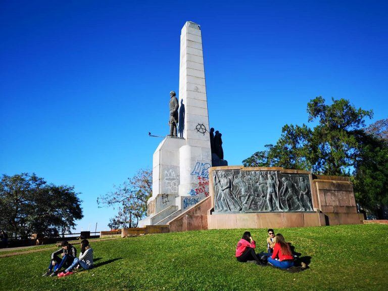 Viernes temperatura alta y cielo nublado en Corrientes