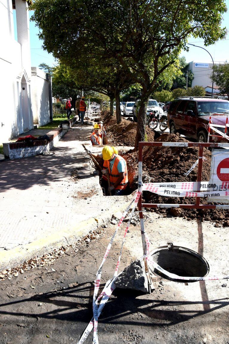 Avanza la obra de cloacas de la Municipalidad de Córdoba en el barrio Cerro de las Rosas.