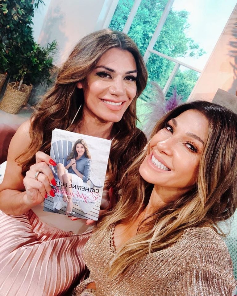 Catherine Fulop presentó su libro en el programa de Flor de la V  (Foto: Instagram: @fulopcatherine)