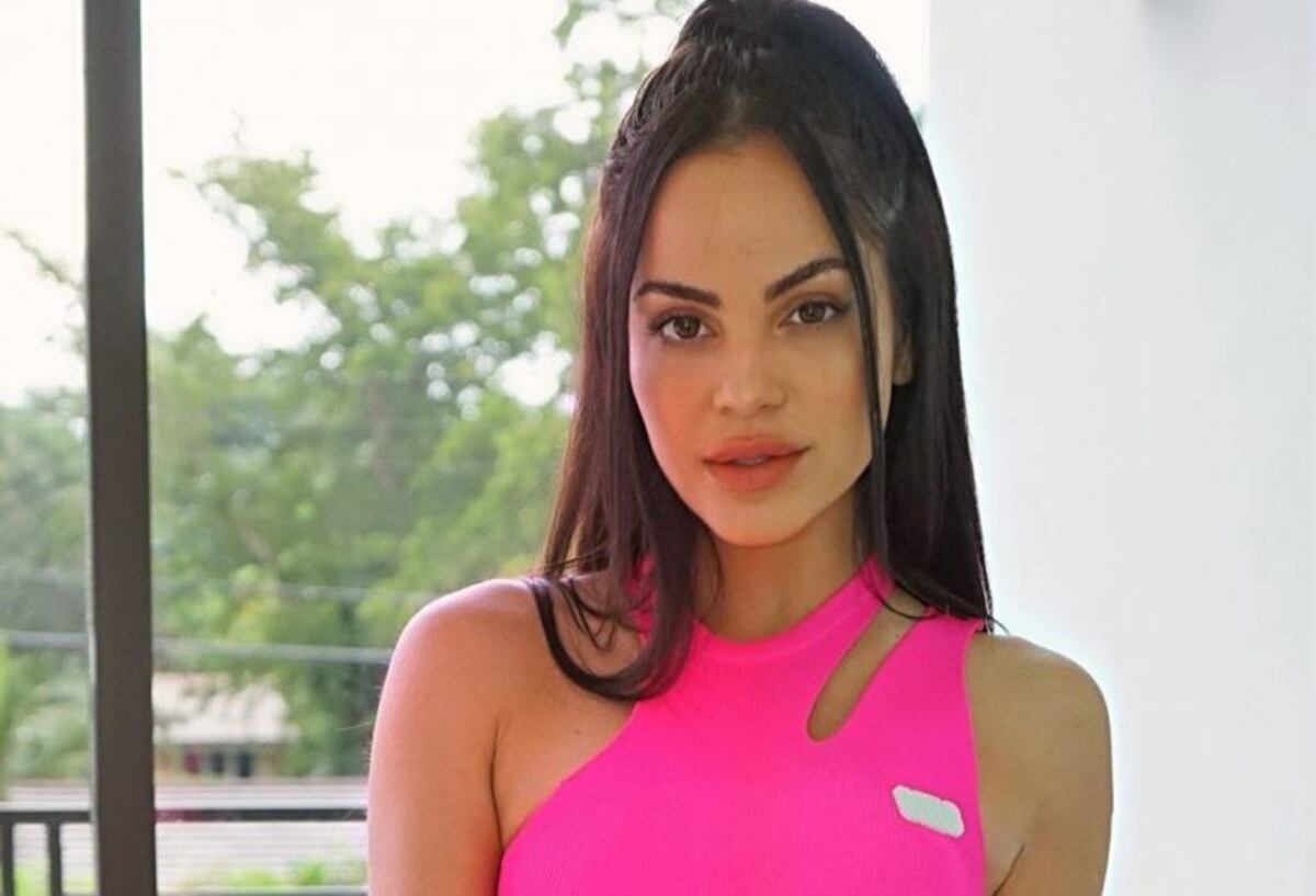 Natti Natasha reveló cómo pasa sus días libres: bikini metalizada, sin corpiño y muchos accesorios
