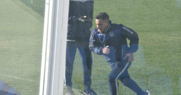 Franco Fragapane realizó su primer entrenamiento en Talleres.