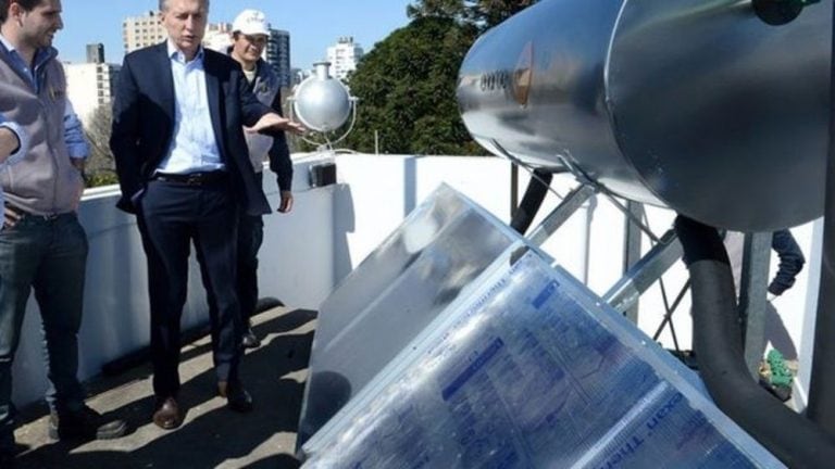 Energe instaló uno de sus termotanques solares en la quinta de Olivos.