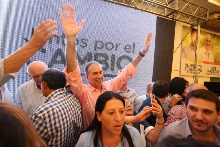 Schiavoni eufórico en el lanzamiento de su candidatur a gobernador de Misiones por Juntos por el Cambio. (MisionesOnline)