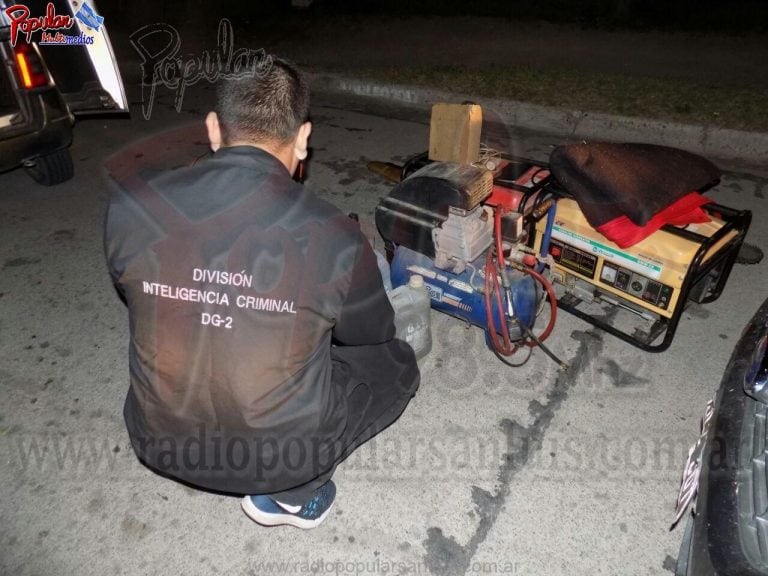 Intentó fugarse, en la cajuela de la moto encontramos un arma y llevaba encima otra, que estaba lista para disparar.