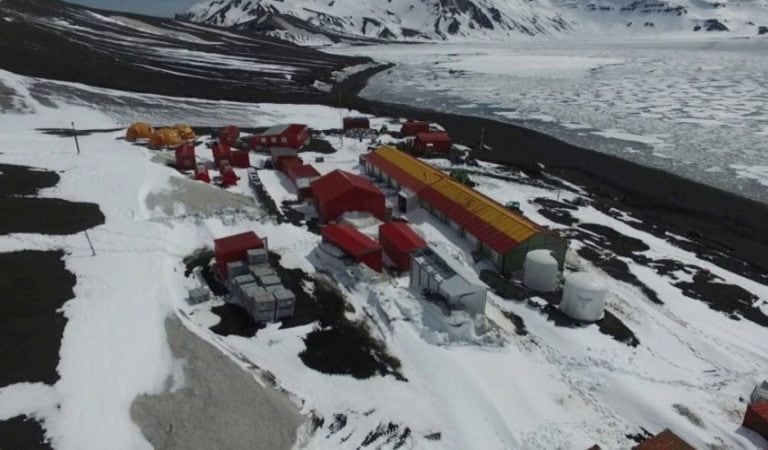 Base Antártica Española "Gabriel de Castilla", Isla Decepción.