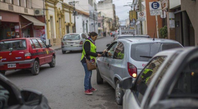 Sube el estacionamiento medido. (web)