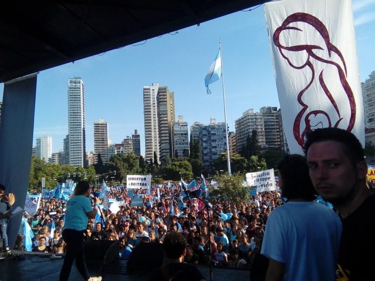 Gran convocatoria de la marcha contra el aborto en Rosario