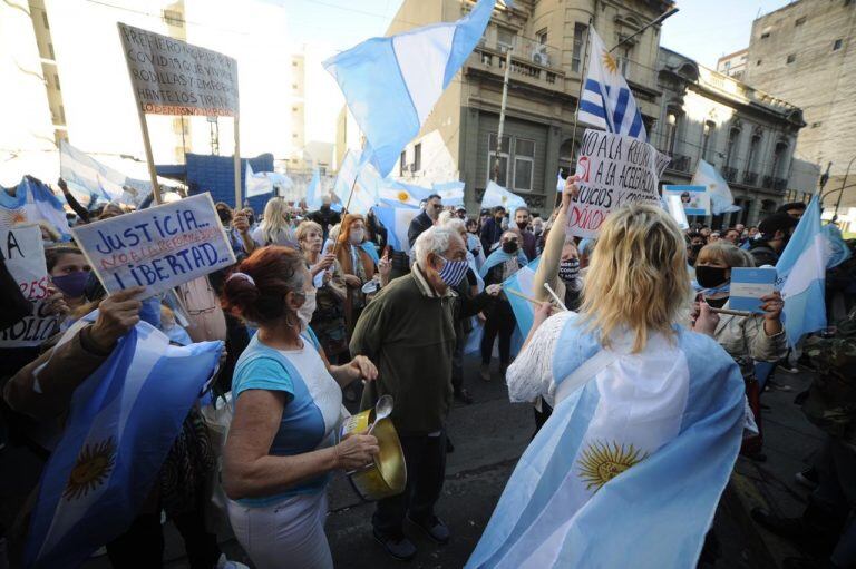 La marcha del 27A frente al Congreso. (Federico López Claro)