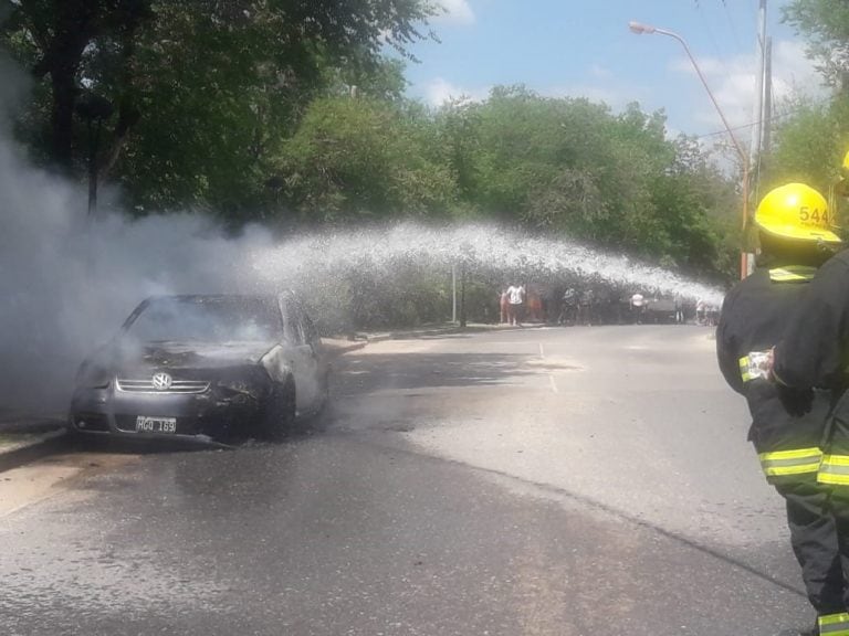 Se incendió un bora en barrio Solares de las Ensenadas