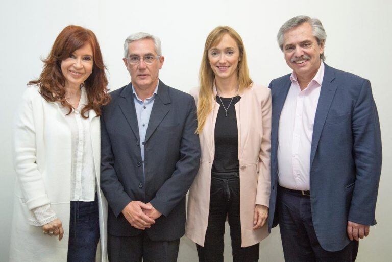 Cristina y Alberto Fernández juanto a Anabel Fernández Sagasti y Jorge Tanús.