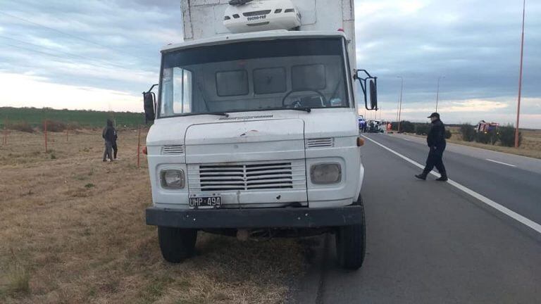 La traffic impactó de atrás a un camión. Foto: Policía de San Luis.