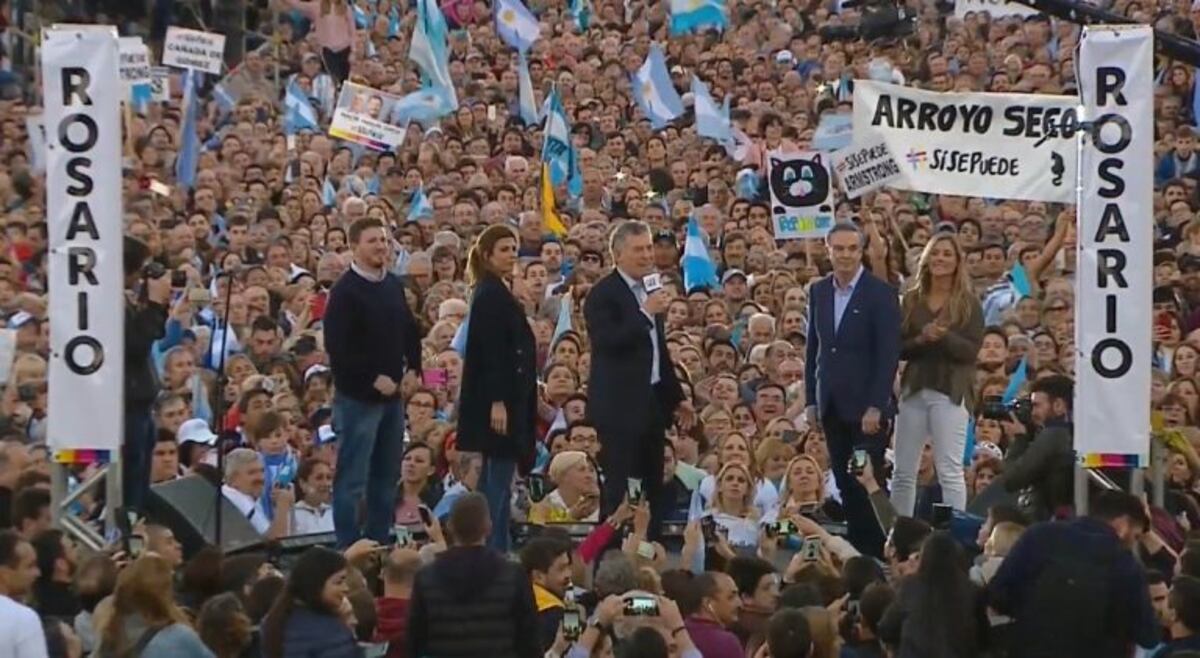 Macri: "Fueron muchos años del dedito y el atril, no queremos volver atrás"