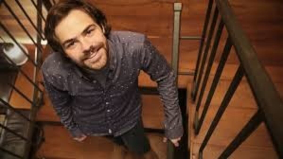 Peter Lanzani, de 4x4 a un ping pong "todo terreno"