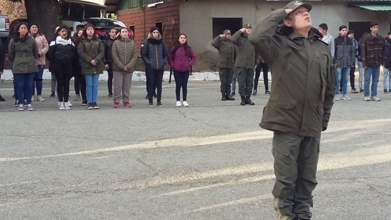 Servicio Cívico en Bariloche. Fotografía: Gentileza diario Río Negro.