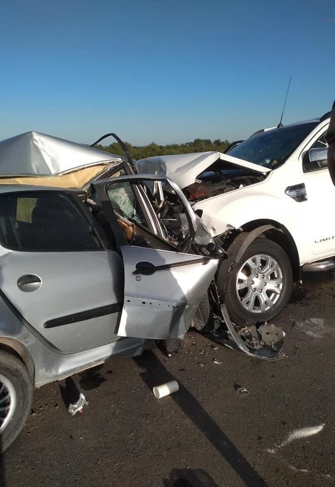 Los ocupantes del auto murieron en el lugar.