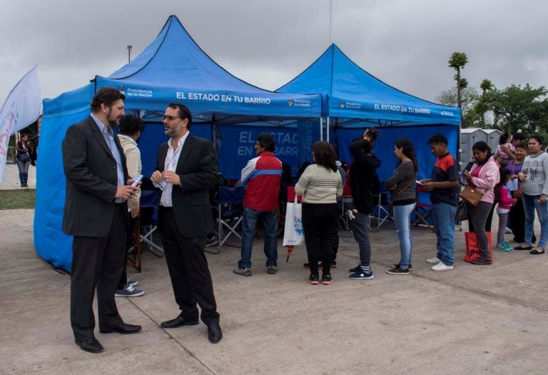 En la visita a Alto Comedero, el director nacional de Mejoramiento Habitacional, Lucas Hunter, tomó nota de aportes que hizo el concejal Aguiar en relación al programa "El Estado en tu Barrio".