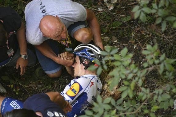 Ciclista cayó de un punte