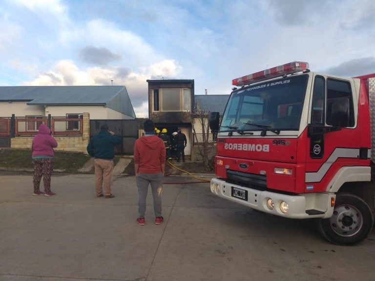 Incendio en el barrio 121 Viviendas (Bariloche2000)