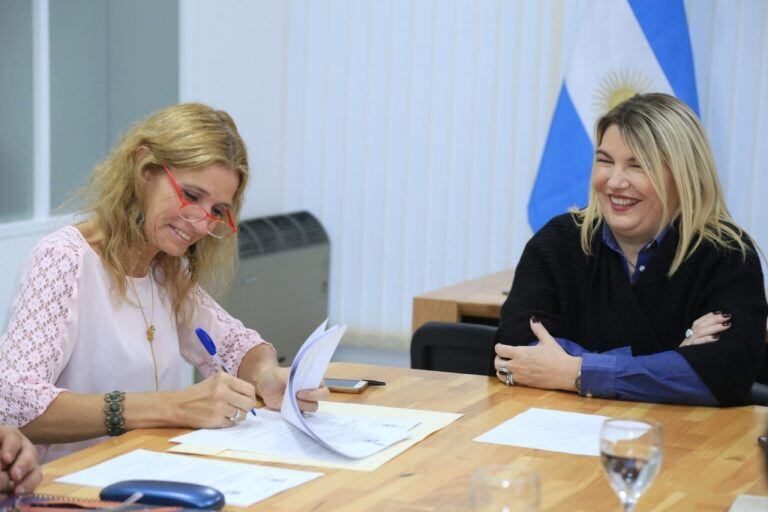 Convenio entre el Gobierno de la provincia y la Asociación para las Naciones Unidas de la República Argentina.