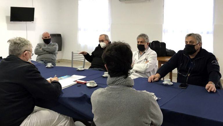 Reunión de autoridades en Puerto Belgrano
(Foto: Gaceta Marinera)