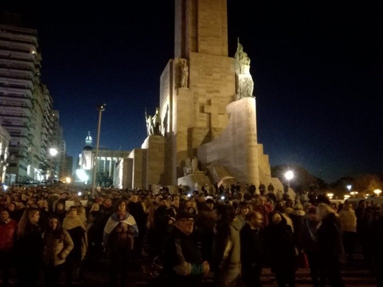 Concentración en el Monumento para exigir el desafuero de Cristina.