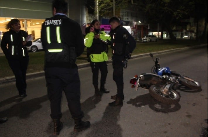 Los policías heridos están fuera de peligro.