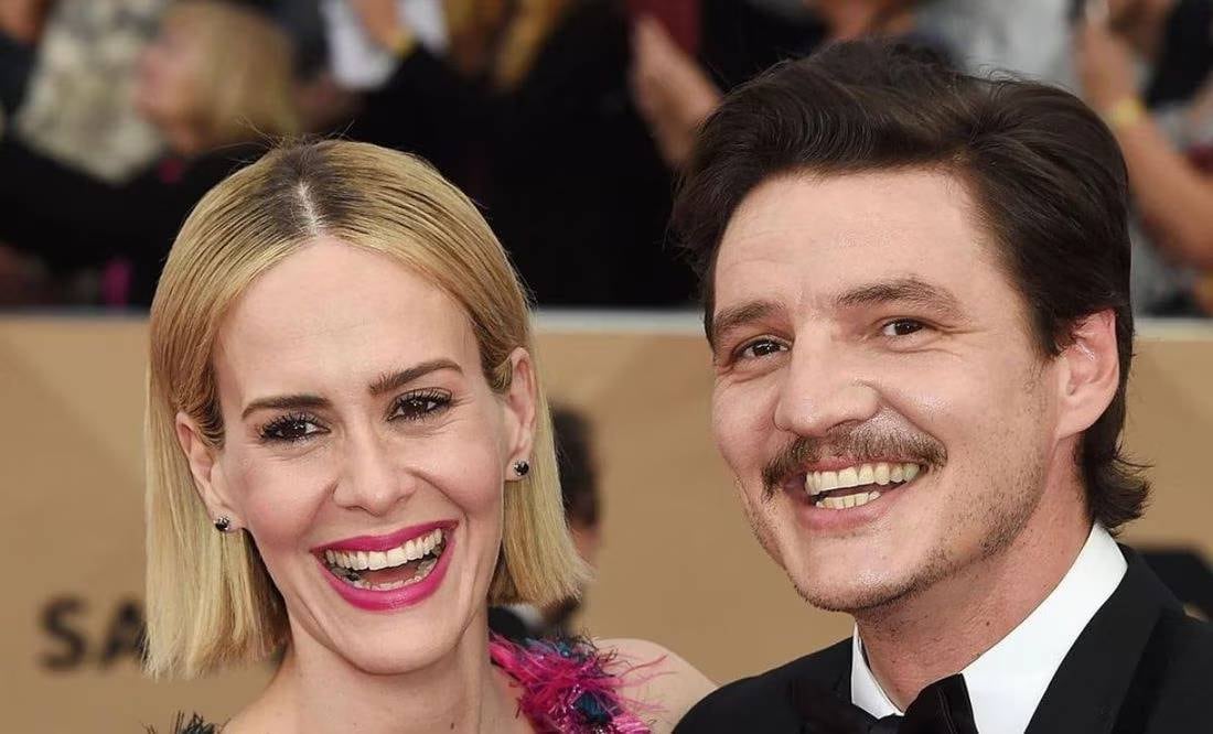 Sarah Paulson y Pedro Pascal.