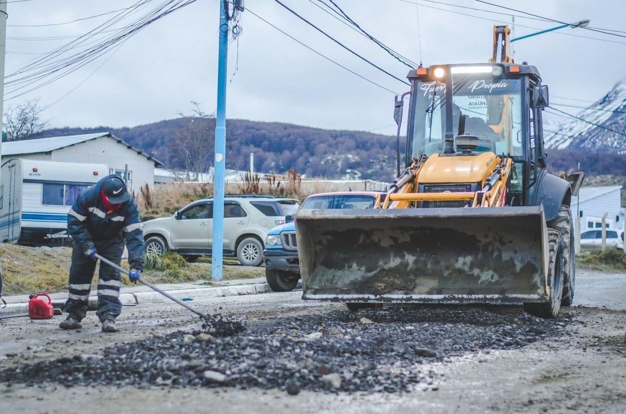 El Municipio realiza trabajos de reparación en el B° Mirador de los Andes