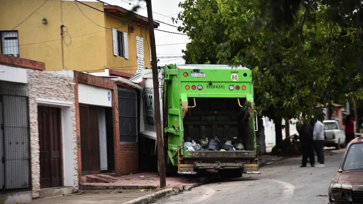 Uno de los propietarios estaba comiendo cuando sintió el impacto.