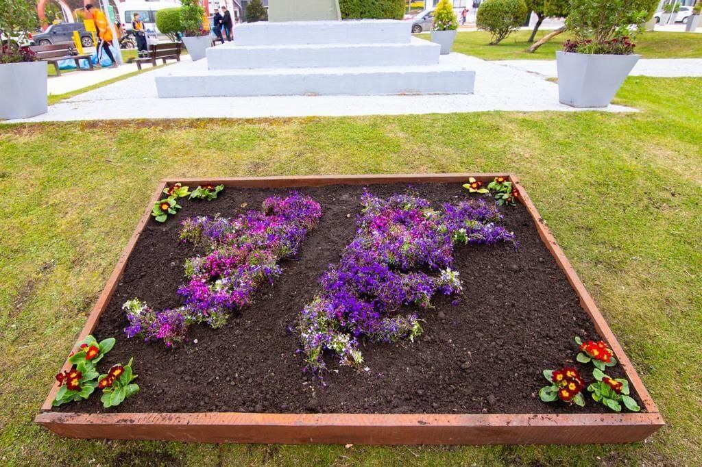 Ushuaia: presentaron un cantero floral conmemorativo a la gesta de Malvinas