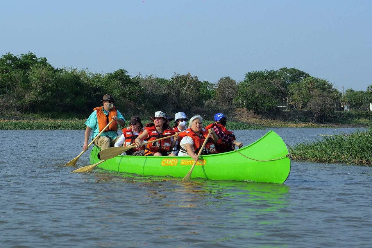 Los visitantes provenientes de Buenos Aires, Córdoba, Corrientes y el Chaco tuvieron la oportunidad de realizar diversas actividades recreativas y culturales, como paseos en kayak por el río Bermejito.