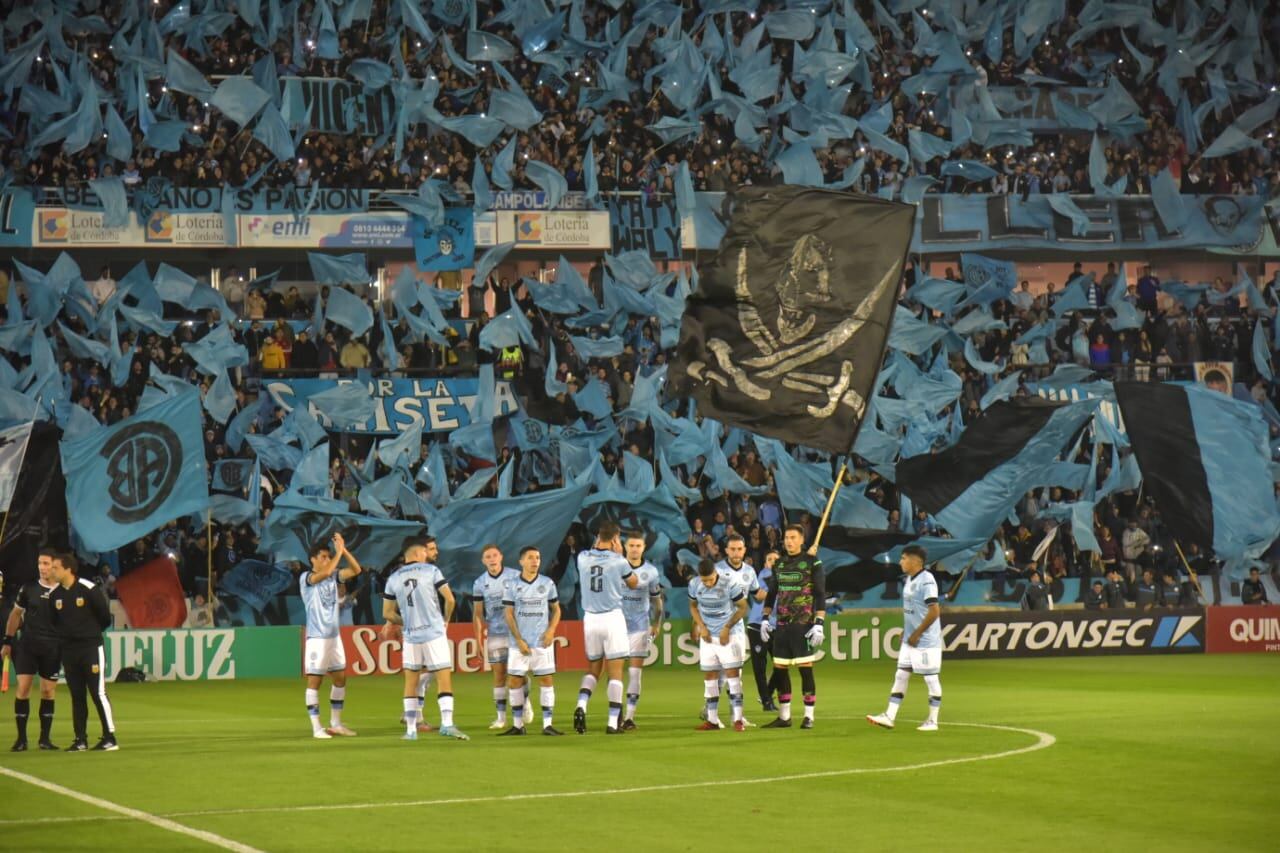 Belgrano juega viernes por la noche contra Flandria en el Gigante de Alberdi, en el marco de la fecha 16 de la Primera Nacional 2022.  (Facundo Luque / La Voz)