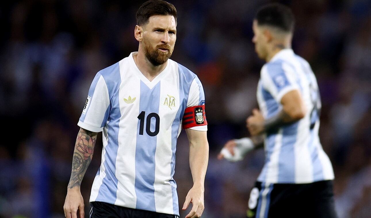 Lionel Messi, luce la flamante camiseta de la Selección Argentina en la Bombonera. / Gentileza.