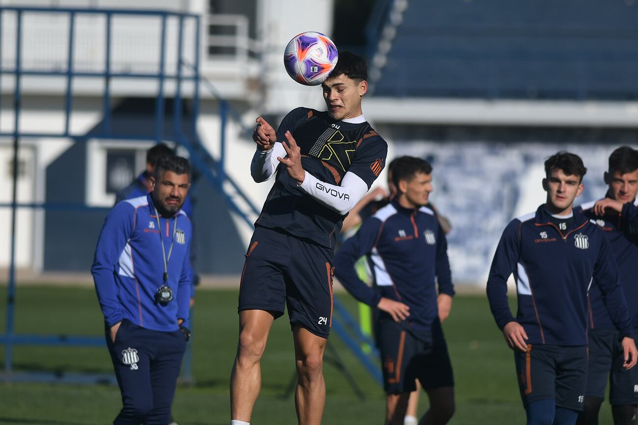 entrenamiento de Talleres en el predio Nuccetelli con los refuerzos Angulo y Mantilla ( Ramiro Pereyra /La Voz) 