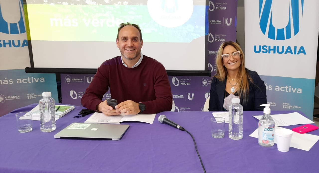 Secretario de Medio Ambiente de la Municipalidad Mauro Pérez Toscani junto a la directora de la Secretaría de Medio Ambiente, Virginia Rizzo. 