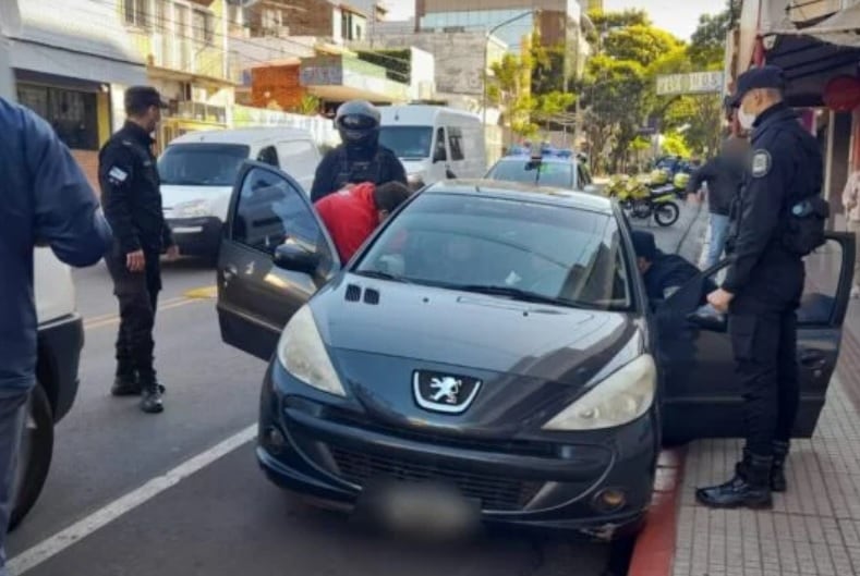 Una mujer se descompensó dentro de su vehículo.