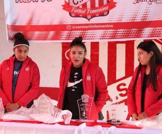 Distinguieron a las tucumanas campeonas con San Lorenzo en el Club San Martín.