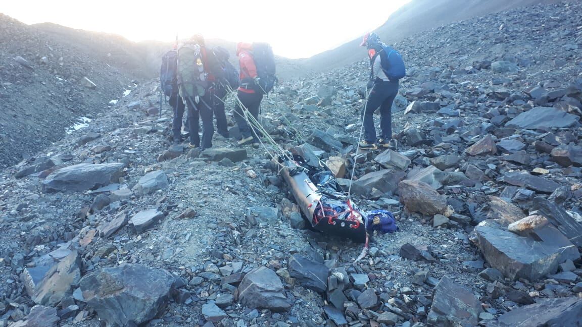 Rescataron los cuerpos de Nicolás Ibazeta y Roberto Villa, desaparecidos en 1996 cuando intentaban ascender el cerro El Plata.