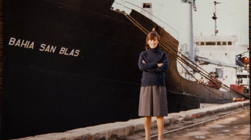 VGM Mariana Soneira junto al Buque de Transporte A.R.A "San Blas" de las Armada Argentina.