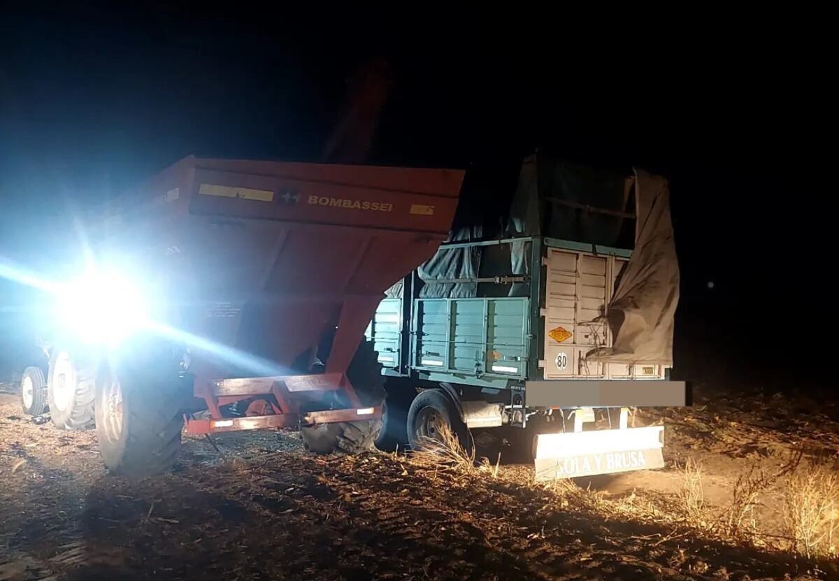 Tragedia en Córdoba: falleció al ser succionado por la tolva de un tractor