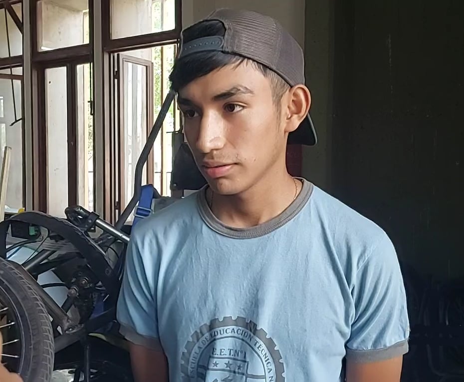 Ángel, el estudiante de de la EET nº 1 "Coronel Manuel Álvarez Prado" de San Pedro de Jujuy que además de participa en la construcción del auto, será uno de los pilotos en Bariloche.