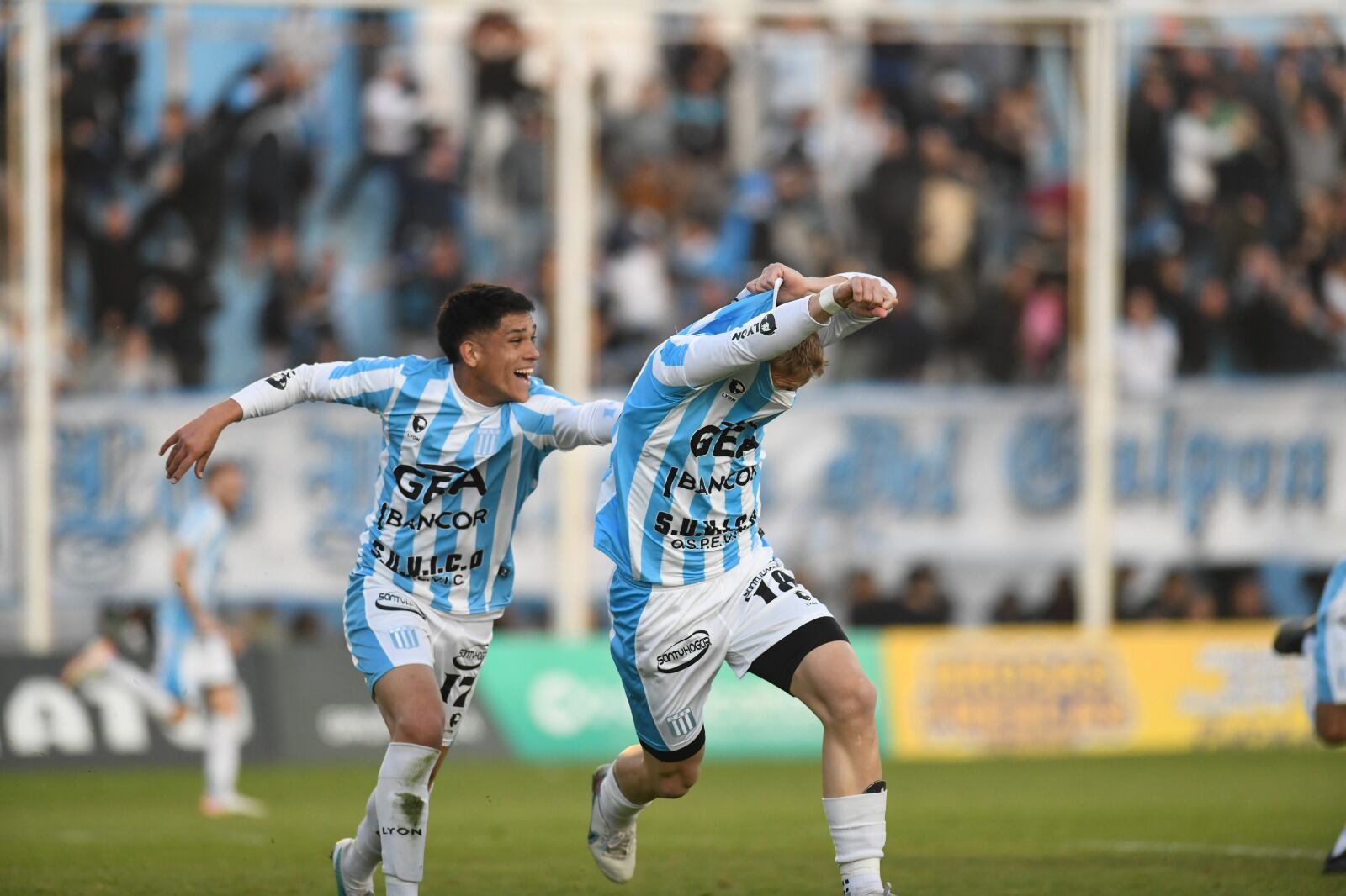 Racing de Nueva Italia venció 2-0 a Güemes por la Primera Nacional en el estadio Miguel Sancho. (Javier Ferreyra / La Voz)