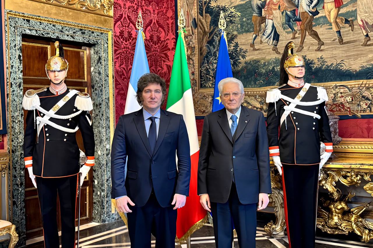 Javier Milei se reunió con su par italiano, Sergio Mattarella, en Roma. Foto: X / @OPRArgentina