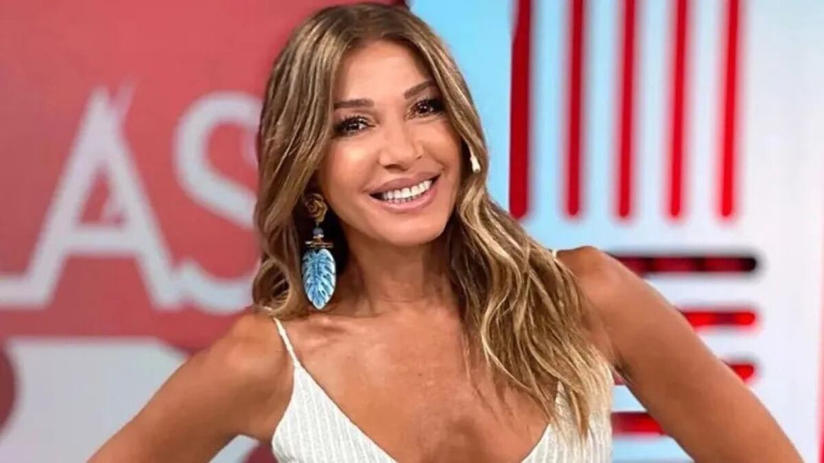 A sus 59 años, Catherine Fulop sorprendió con un minivestido total white y dejó sin palabras a sus fans