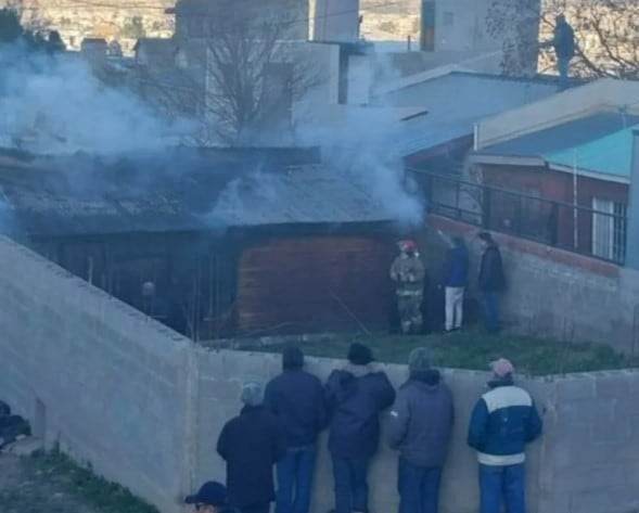 Los vecinos lograron salvar al niño de 9 años.