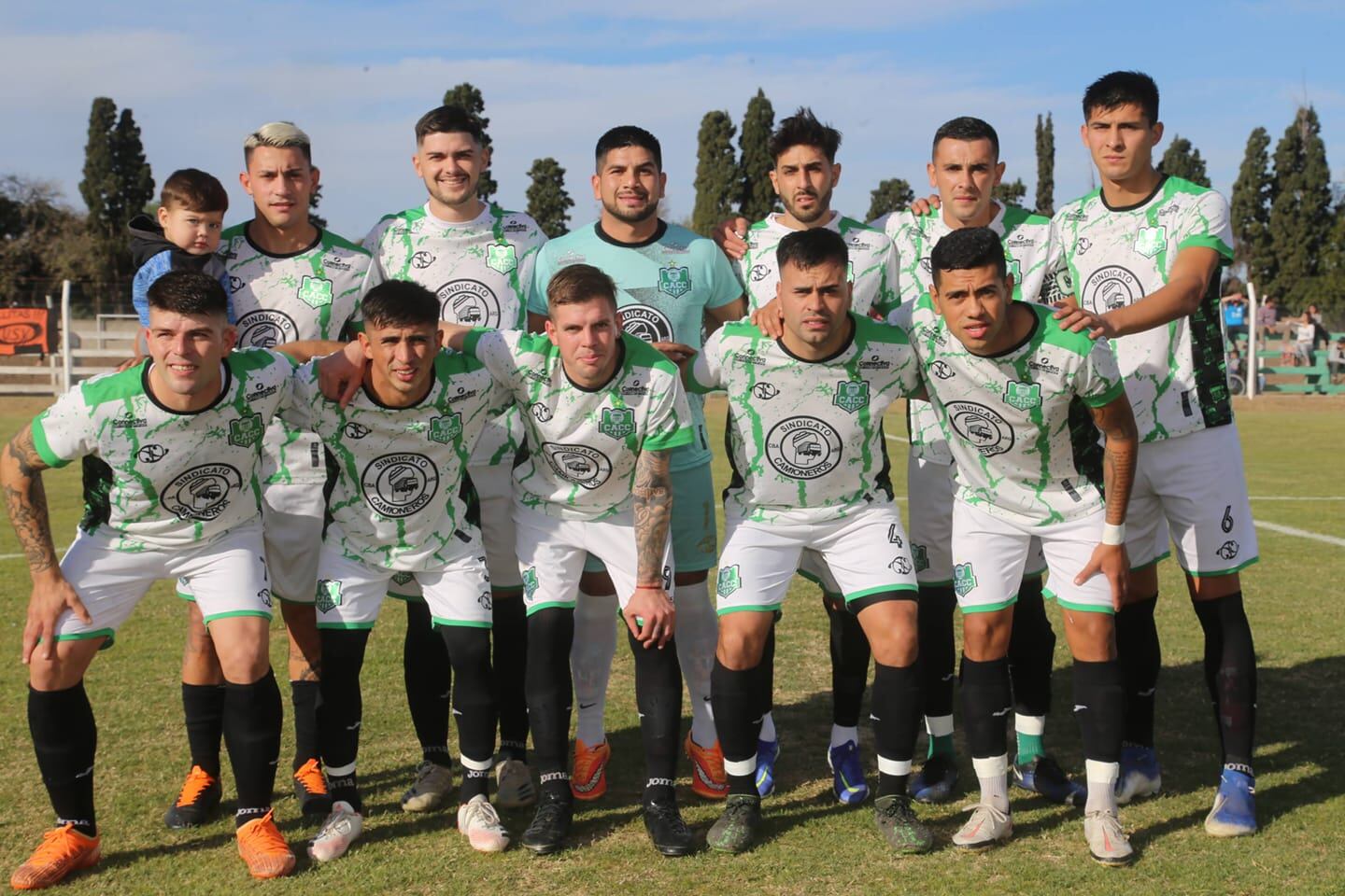 Camioneros es el puntero de Primera A de la LCF. (Prensa Camioneros).