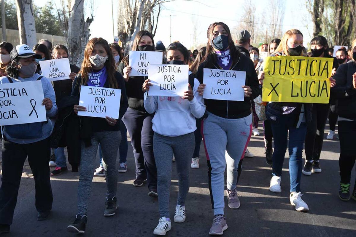 Una numerosa marcha reclamó justicia por el femicidio de Lucía Fernández